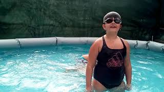 vidéo la piscine chez une amie [upl. by Orodoet]