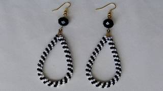 Como hacer aretes con mostacilla blanco y negra DIY Tutorial beaded earrings [upl. by Enayd]