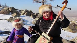 Improvisation of Mongolian Throat singing [upl. by Eillom]