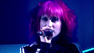 B O B  Airplanes feat Hayley Williams Live MTV 2010 [upl. by Phemia]