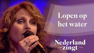 Nederland Zingt Lopen op het water Oceans [upl. by Ainehta]