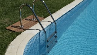 Colocación de escalera en piscina  Bricolaje [upl. by Moitoso]