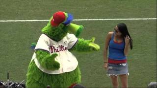 20110616 Phanatic dances with a fan [upl. by Eitteb]