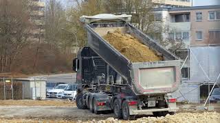 Tipper Trailer Truck Dumping  Sattelkipper kippt ab Winnenden Germany 2018 [upl. by Leonsis]