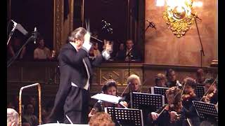 Yuri Simonov in concert 2002 — Tchaikovsky 1812 Overture  best conducting [upl. by Mauceri]