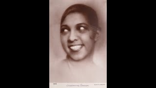 Joséphine Baker danse le Charleston 1925 [upl. by Eniladam]