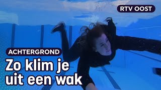 Veilig schaatsen Zo red je jezelf uit een wak  RTV Oost [upl. by Aicilehp]