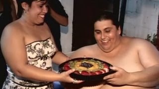 Funeral held for Manuel Uribe the worlds heaviest man in Mexico [upl. by Anatola50]