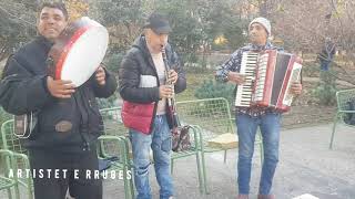 artistet e rruges kolazhe popullor luajtur live [upl. by Arval817]