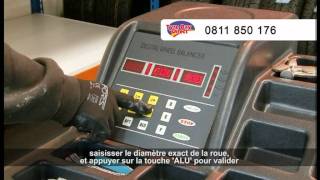 Comment utiliser léquilibreuse UNITE U820  Tyre Bay Direct Ltd [upl. by Rehpotsrik685]