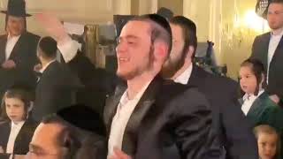 Watchדי שטאט דרייט זיך איבער By Ari Samet  Budke Studios [upl. by Publias]