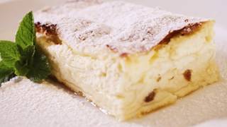 Topfenstrudel Rezept  7hauben [upl. by Brosy]