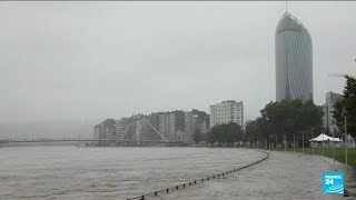 Intempéries en Belgique  Liège submergée par les eaux • FRANCE 24 [upl. by Niknar827]