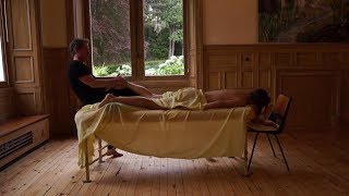 Esalen Massage und Lange Streichbewegungen [upl. by Belvia]