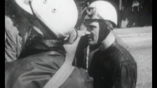 Bob McIntyre breaks 100mph lap barrier Isle of Man TT 1957  Gilera [upl. by Hortense]